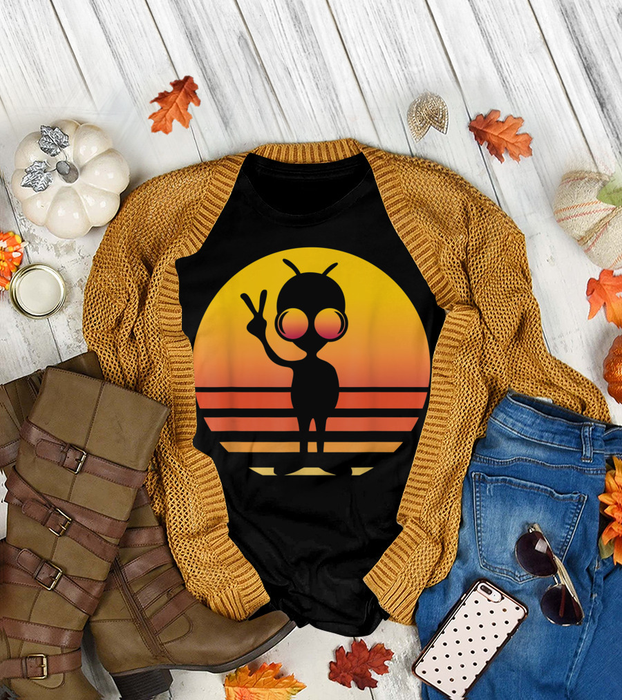 Distressed Vintage Sunset Peace Alien T-Shirt