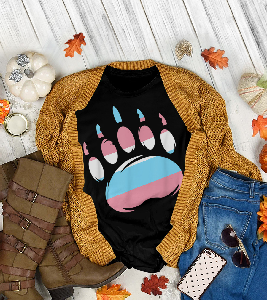 Bear Paw Transgender Mom Trans Pride Flag T-Shirt