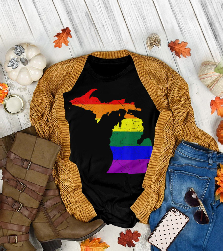 Michigan State Map Rainbow Pride Flag T-Shirt