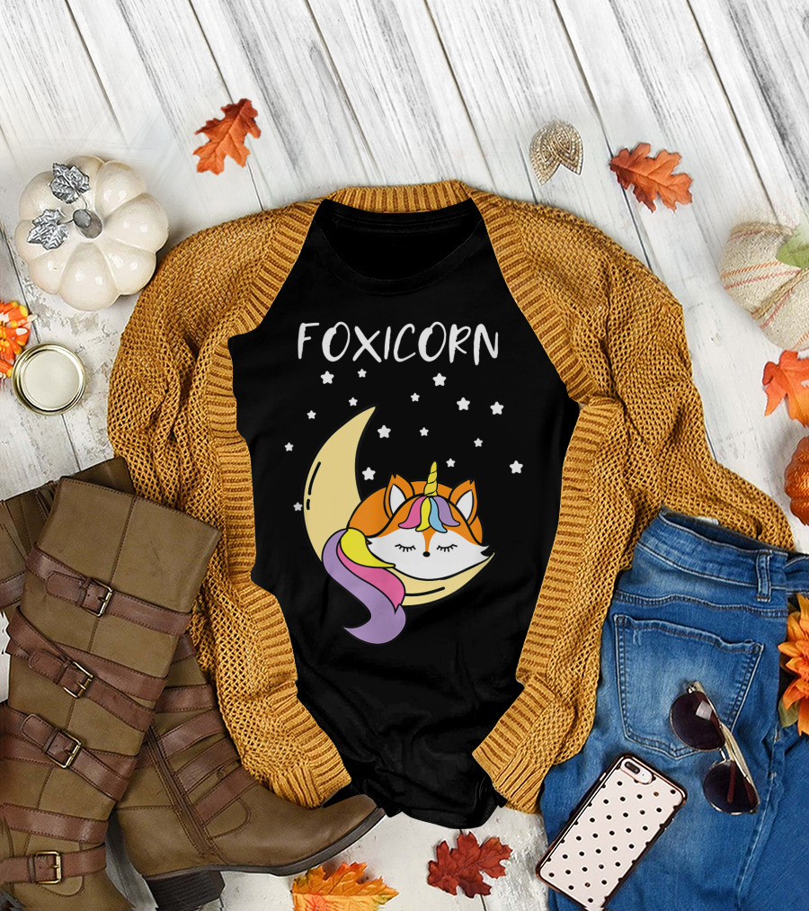 Foxicorn Sleeping on Moon with Stars Word Pun Cute Foxicorn Rainbow Mane T-Shirt