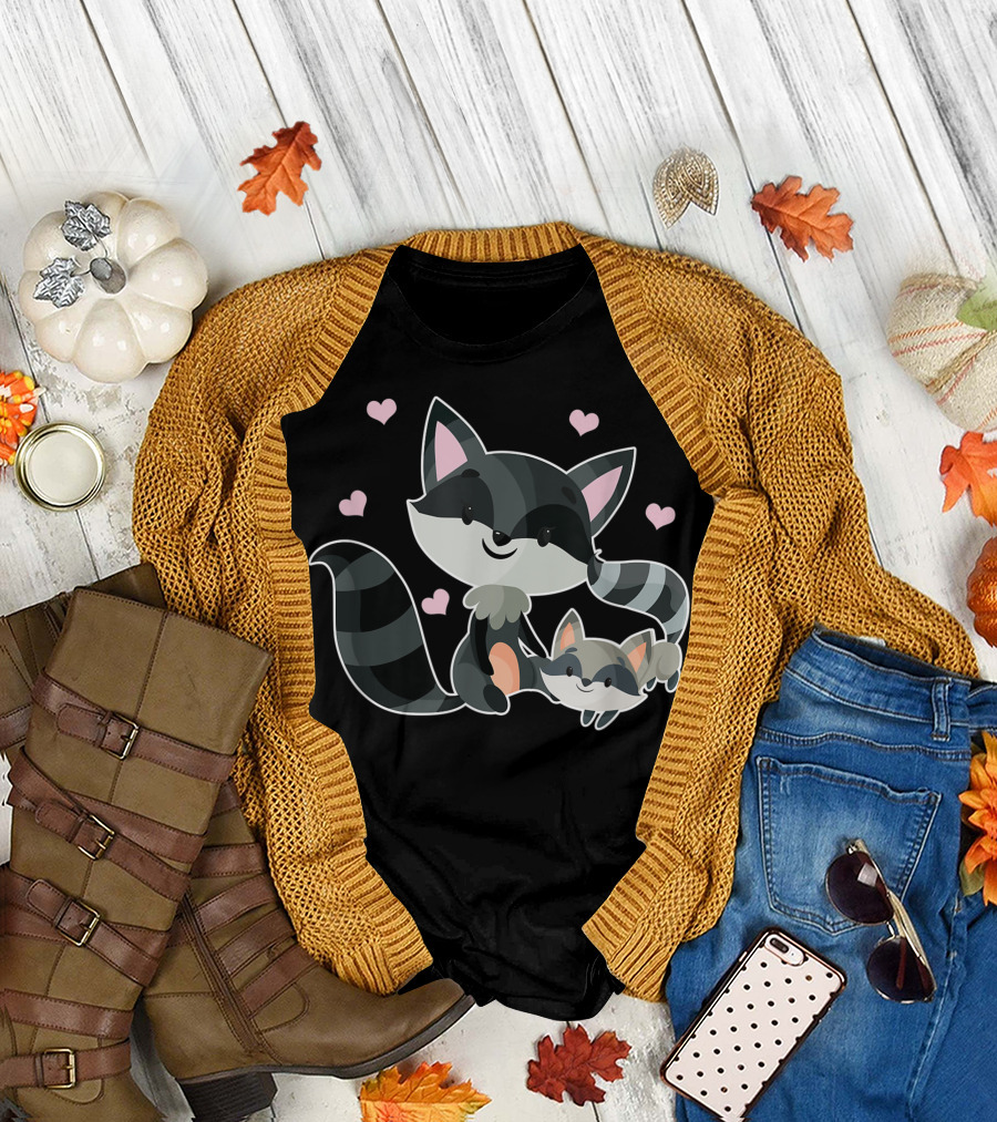 Cute Raccoon Lover Mom Baby Animal Lover Trash Panda Hearts T-Shirt
