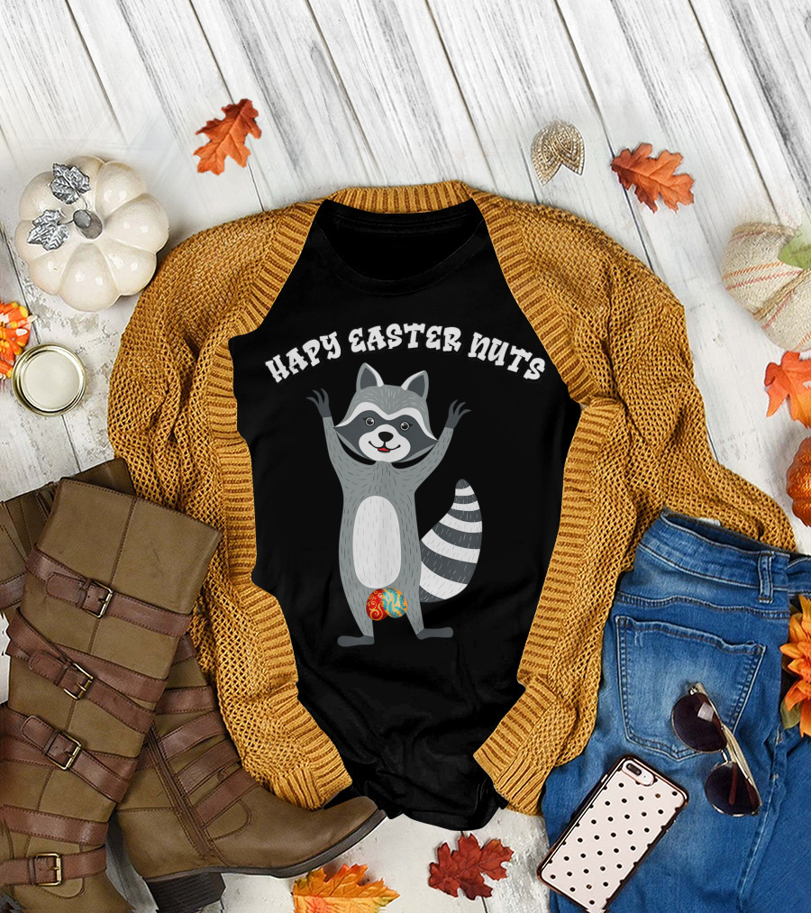 HAPPY EASTER NUTS RACCOON HOLDING COLORFUL EGG T-Shirt