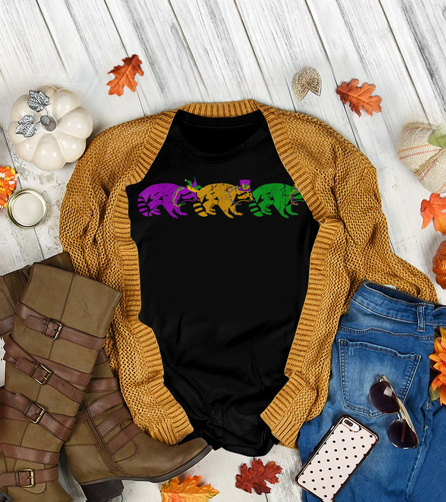 Mardi Gras Raccoon Beads Colorful Animal Parade T-Shirt