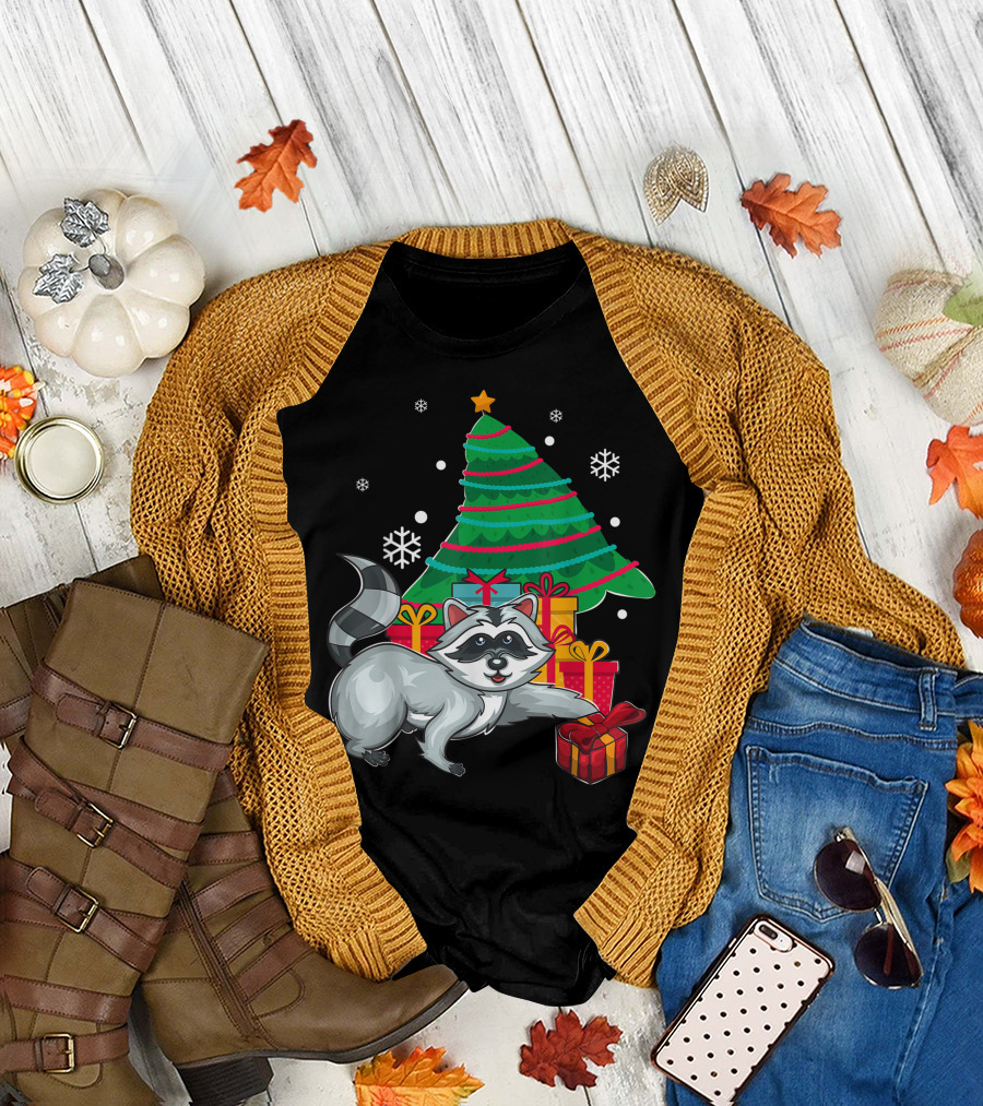 Raccoon Christmas Tree Gifts Snowflakes T-Shirt