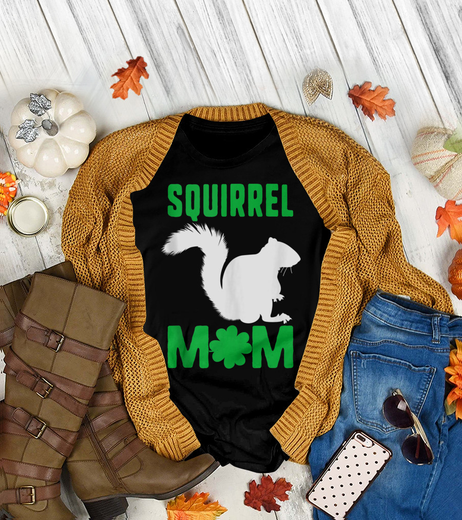 Squirrel Mom Shamrock St Patricks Day Woodland Nature T-Shirt