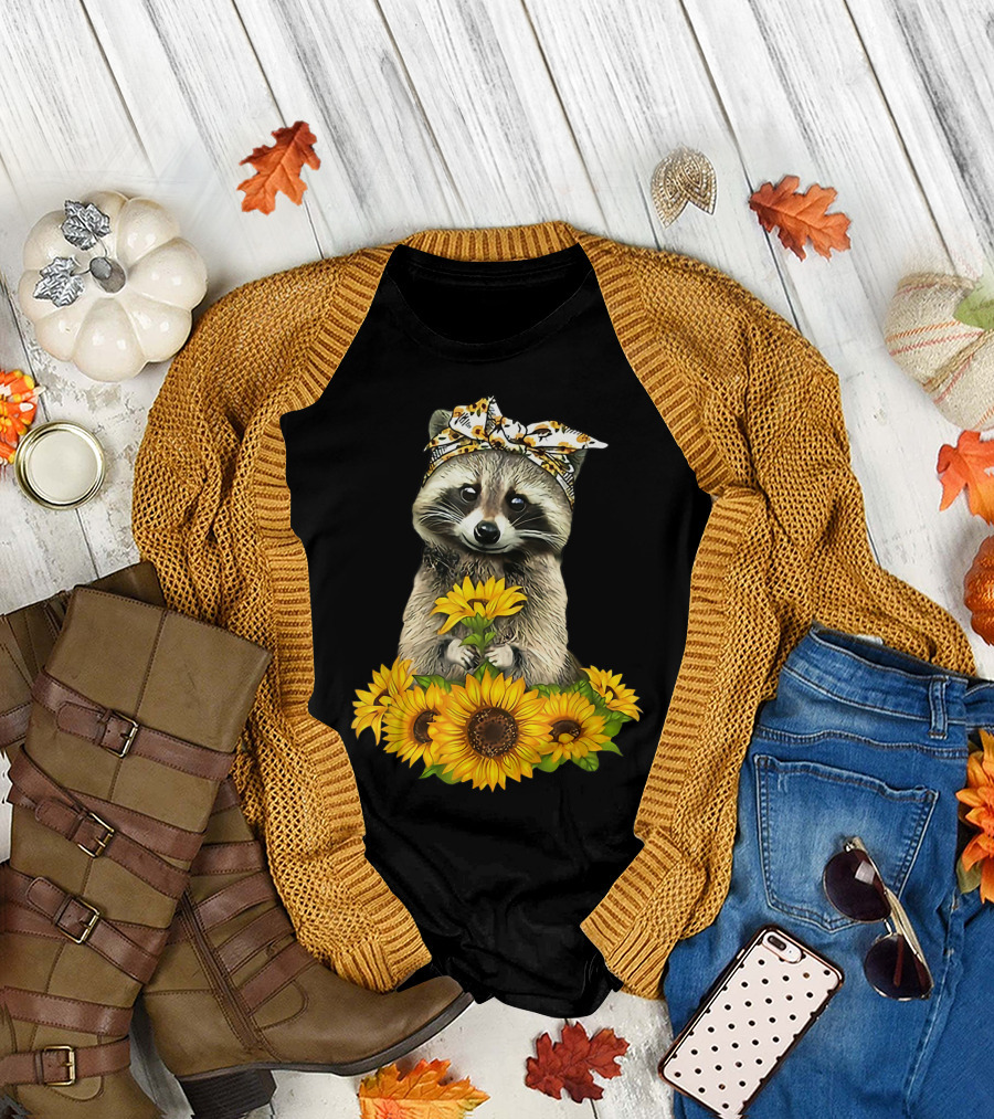 Xmas Thanksgiving Sunflower Raccoon Bandana Retro Cute Rustic Vibe T-Shirt