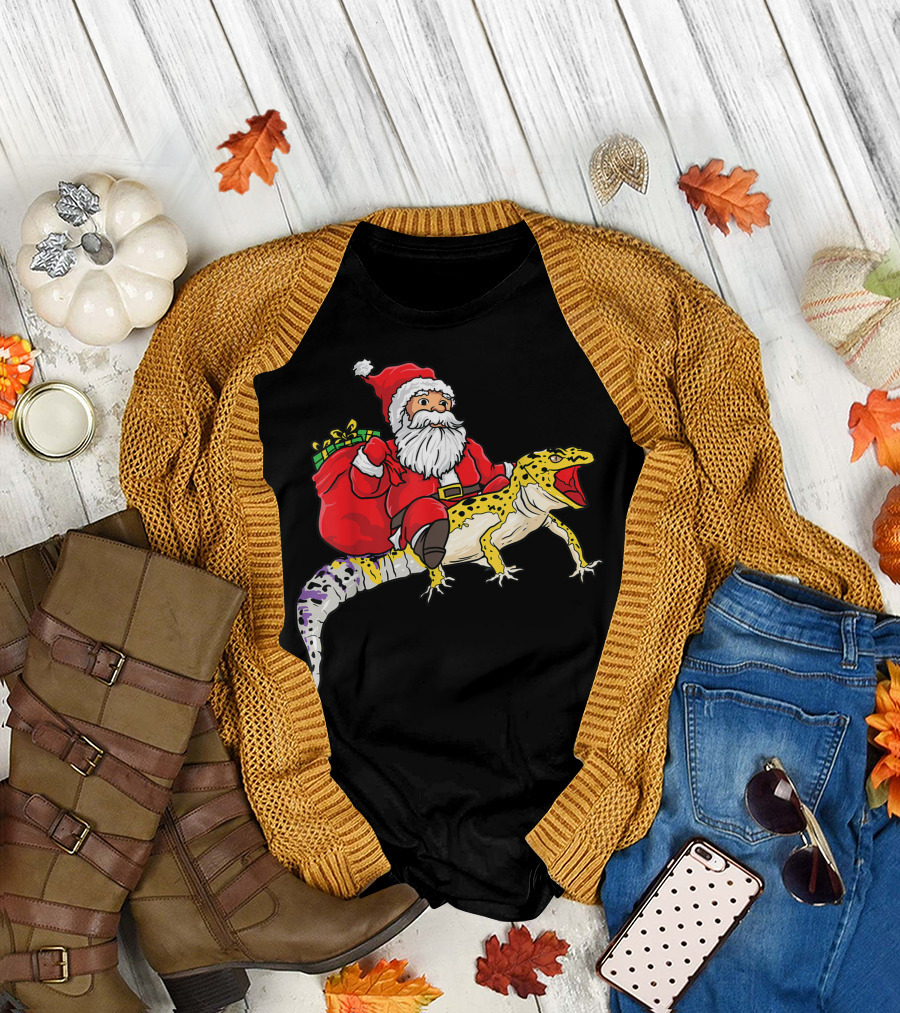 Santa Riding Leopard Gecko With Presents T-Shirt