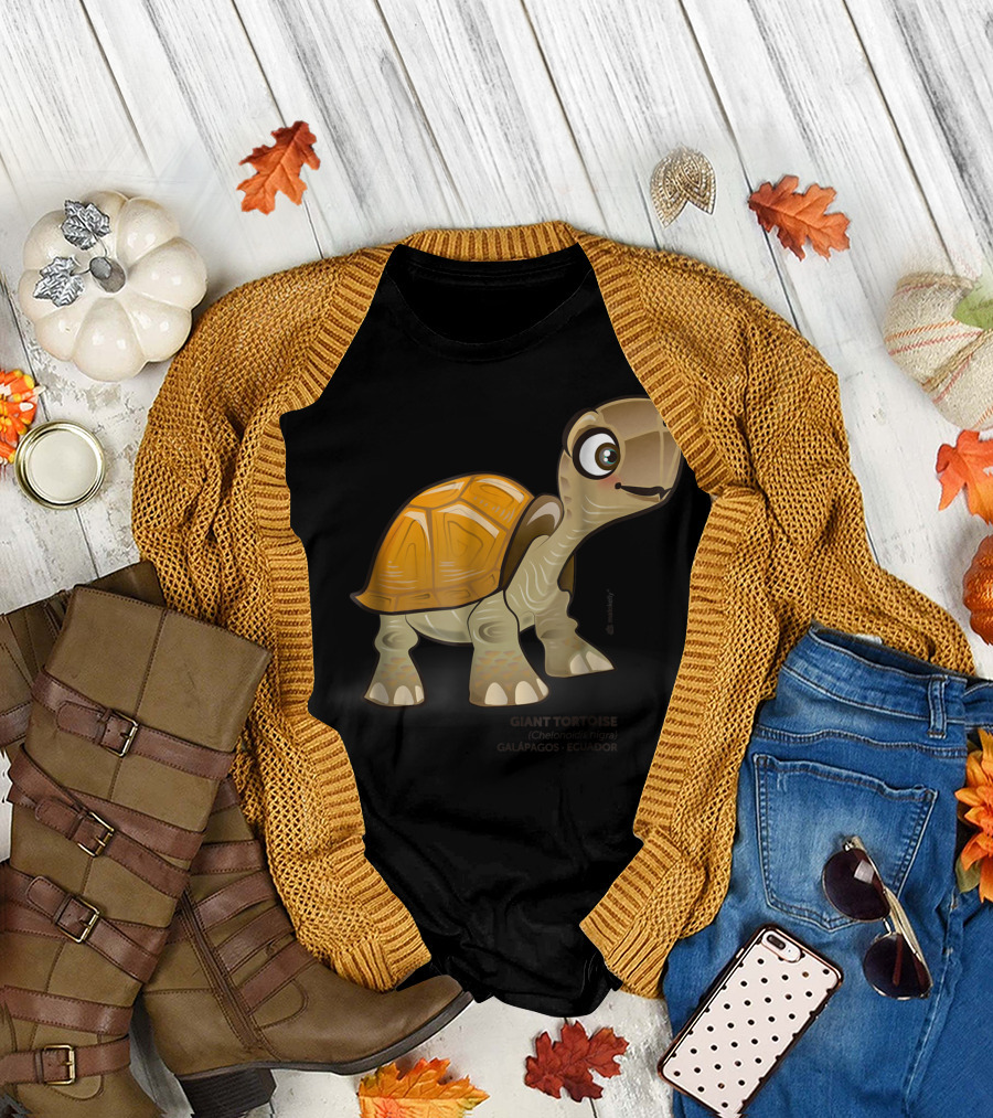 Galapagos Giant Tortoise Illustration Giant Tortoise (Chelonoidis Nigra) Galapago de Galapagos Ecuador T-Shirt