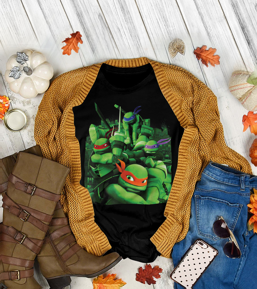 TMNT Teenage Mutant Ninja Turtles Group Attack City Green Heroes T-Shirt