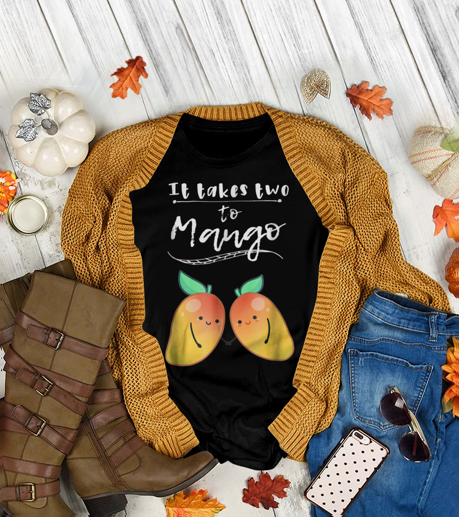Valentines Day Fruit Pun: It Takes Two to Mango Cute Mango Pair T-Shirt