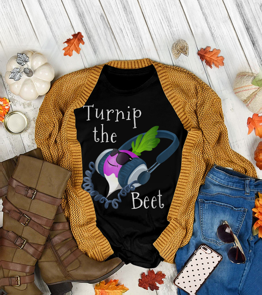 Turnip the Beet Headphones Cool Vegetables Play on Words T-Shirt
