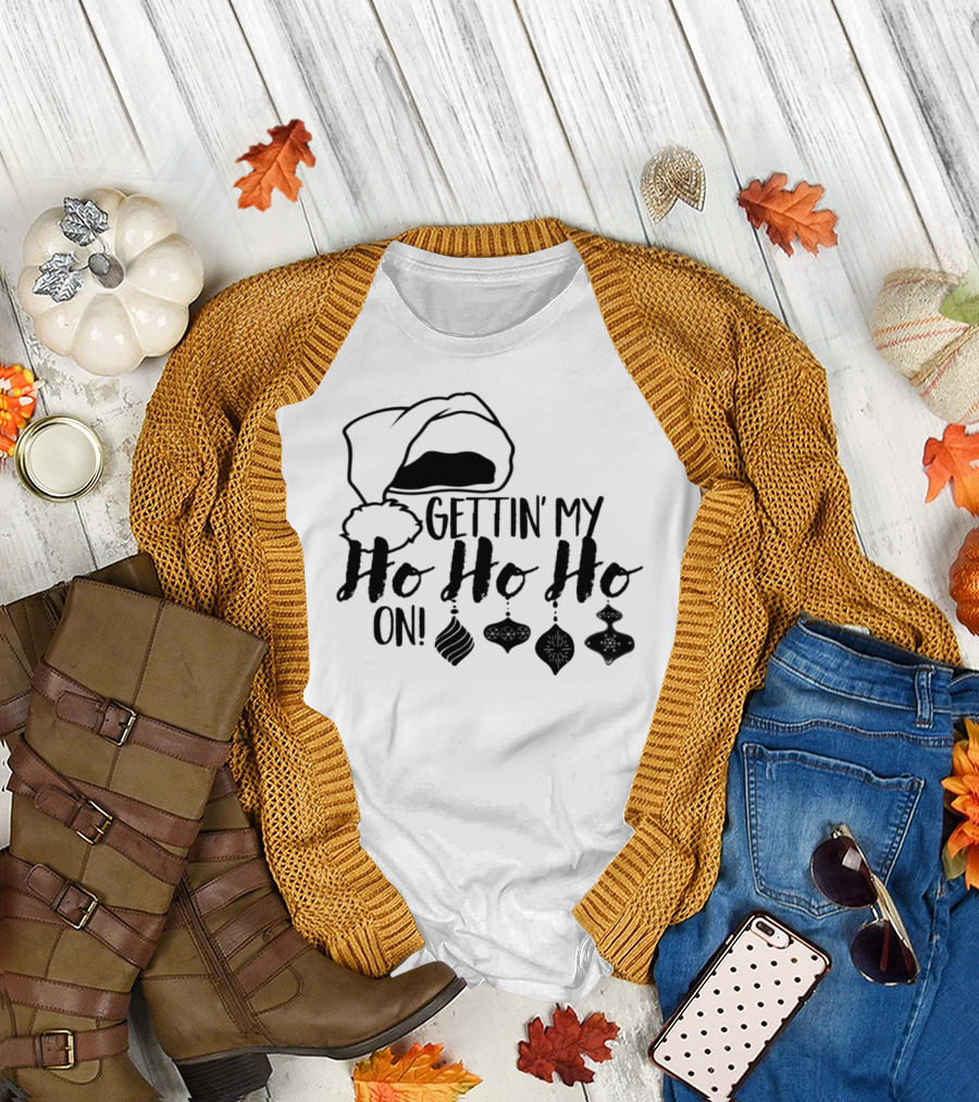 Gettin' My Ho Ho Ho On Santa Hat Christmas Ornaments T-Shirt