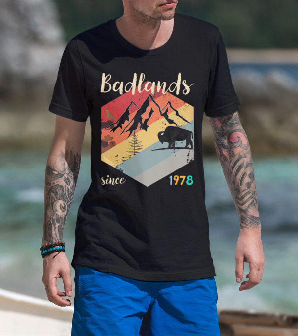 Badlands Since 1978 South Dakota National Park Hiking Mountain Bison T-Shirt
