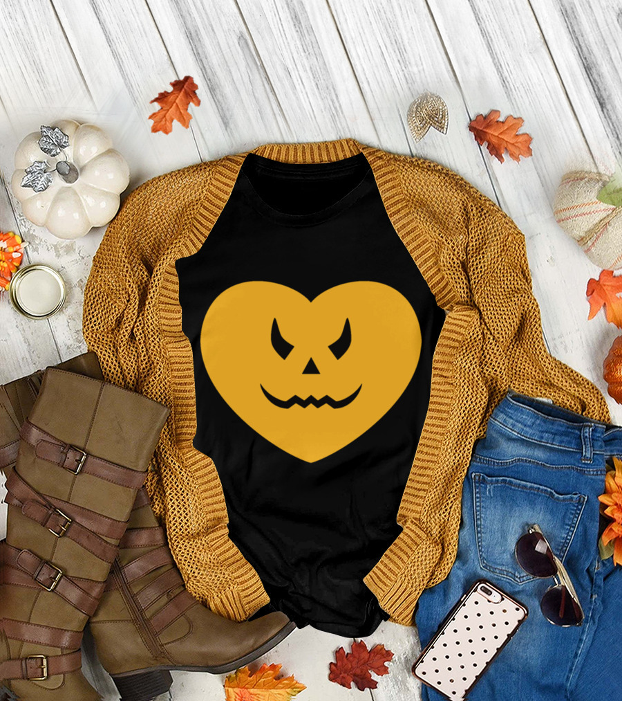 Pumpkin Heart Halloween Yellow Heart Scare Jack-O'-Lantern Face T-Shirt