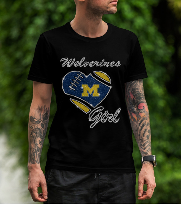 Wolverines Girl Heart Football M Michigan DNTee25 T-Shirt
