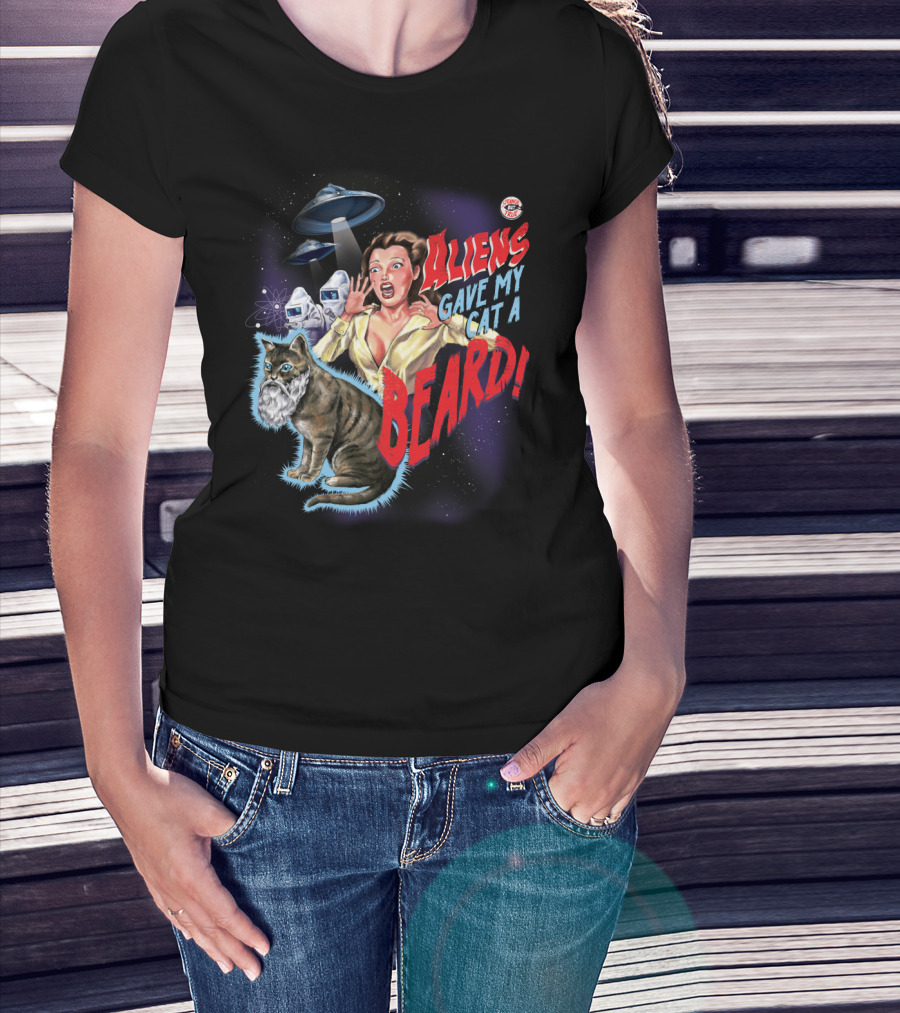 Aliens Gave My Cat A Beard UFO Encounter Retro Sci-Fi Comic T-Shirt
