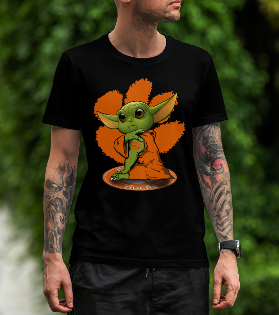 Clemson Tigers Baby Yoda Paw Prints T-Shirt