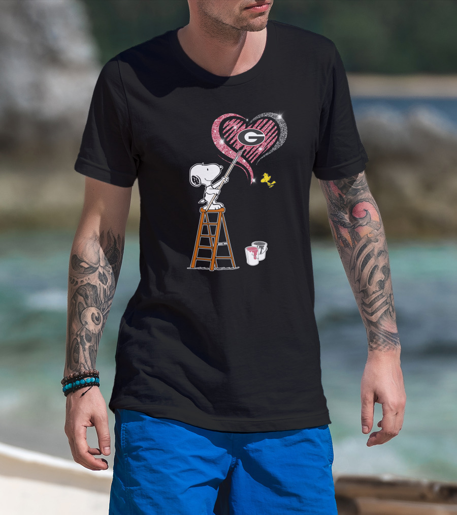 Snoopy Painting Georgia Bulldogs Heart With Woodstock On Ladder T-Shirt