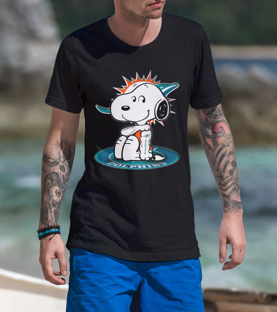 Snoopy Miami Dolphins Fan Football T-Shirt