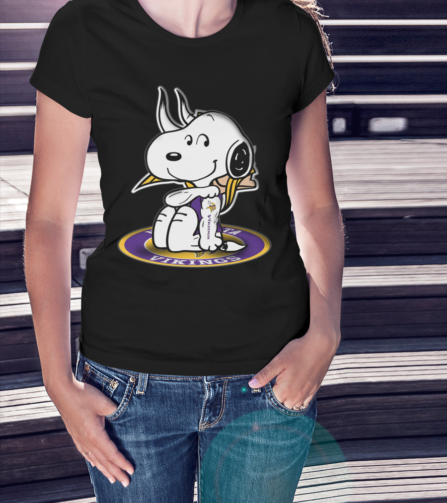 Minnesota Vikings Snoopy Peanuts Cuddly Football Fan T-Shirt