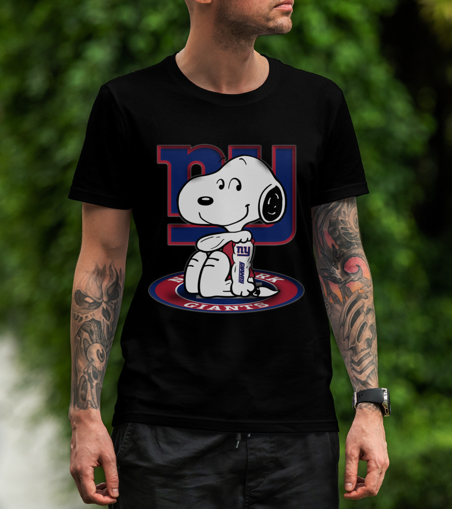 Snoopy New York Giants Nfl Collaboration With Peanuts Football Team T-Shirt