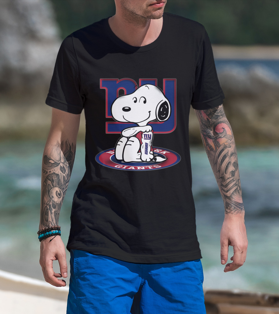 Snoopy New York Giants Nfl Collaboration With Peanuts Football Team T-Shirt
