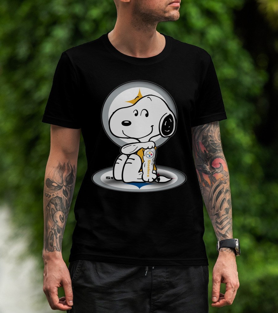Snoopy Holding Pittsburgh Steelers Football T-Shirt