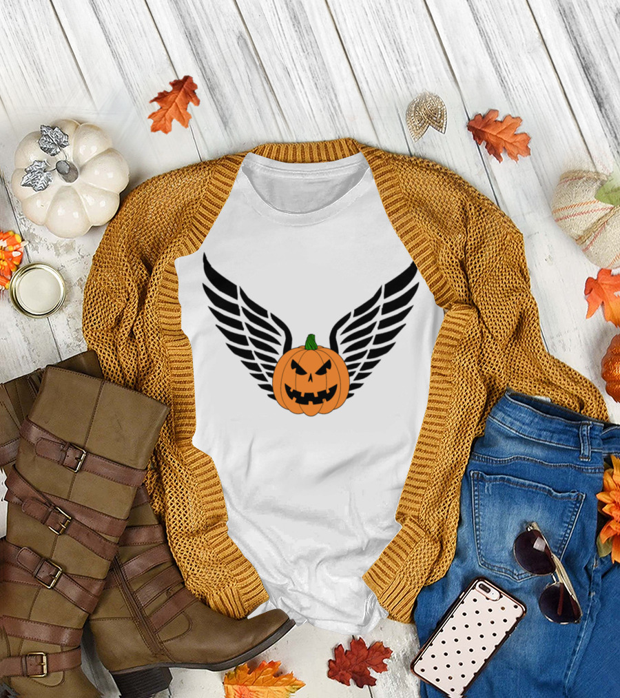 Black Winged Pumpkin with Dark Spread Wings T-Shirt