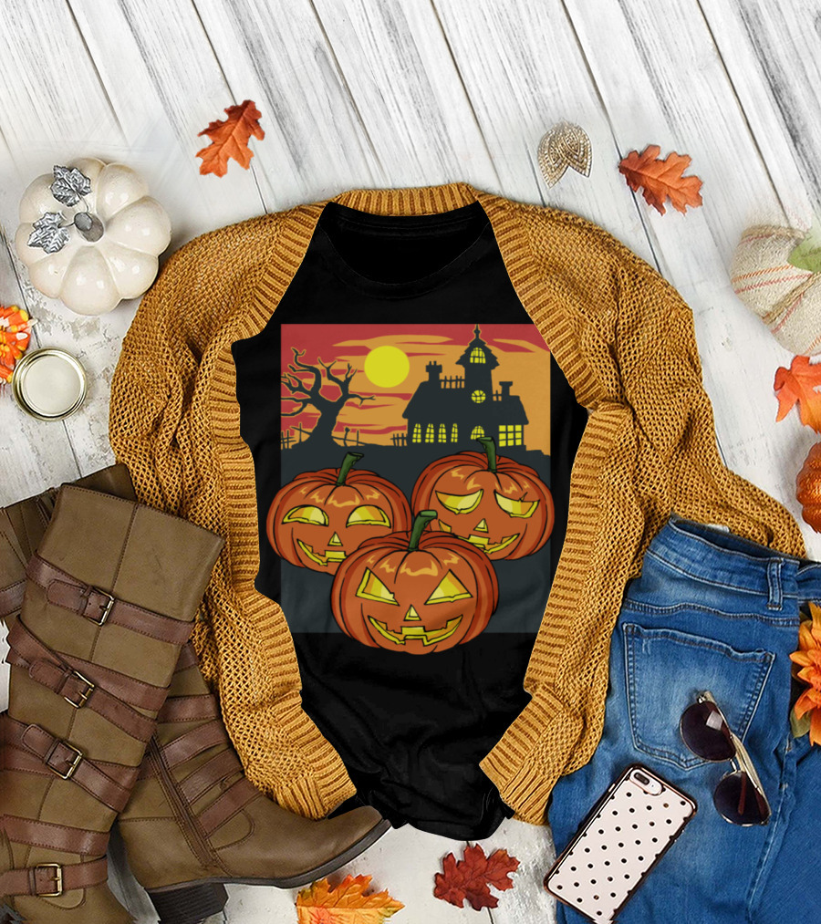 Halloween Pumpkin Faces Spooky Haunted House Night Scene T-Shirt