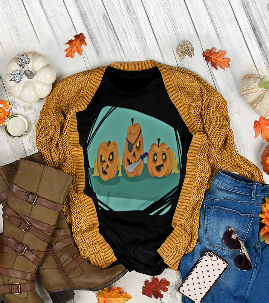 Pirate Pumpkin Gang Jack O' Lanterns with Knife and Candles T-Shirt