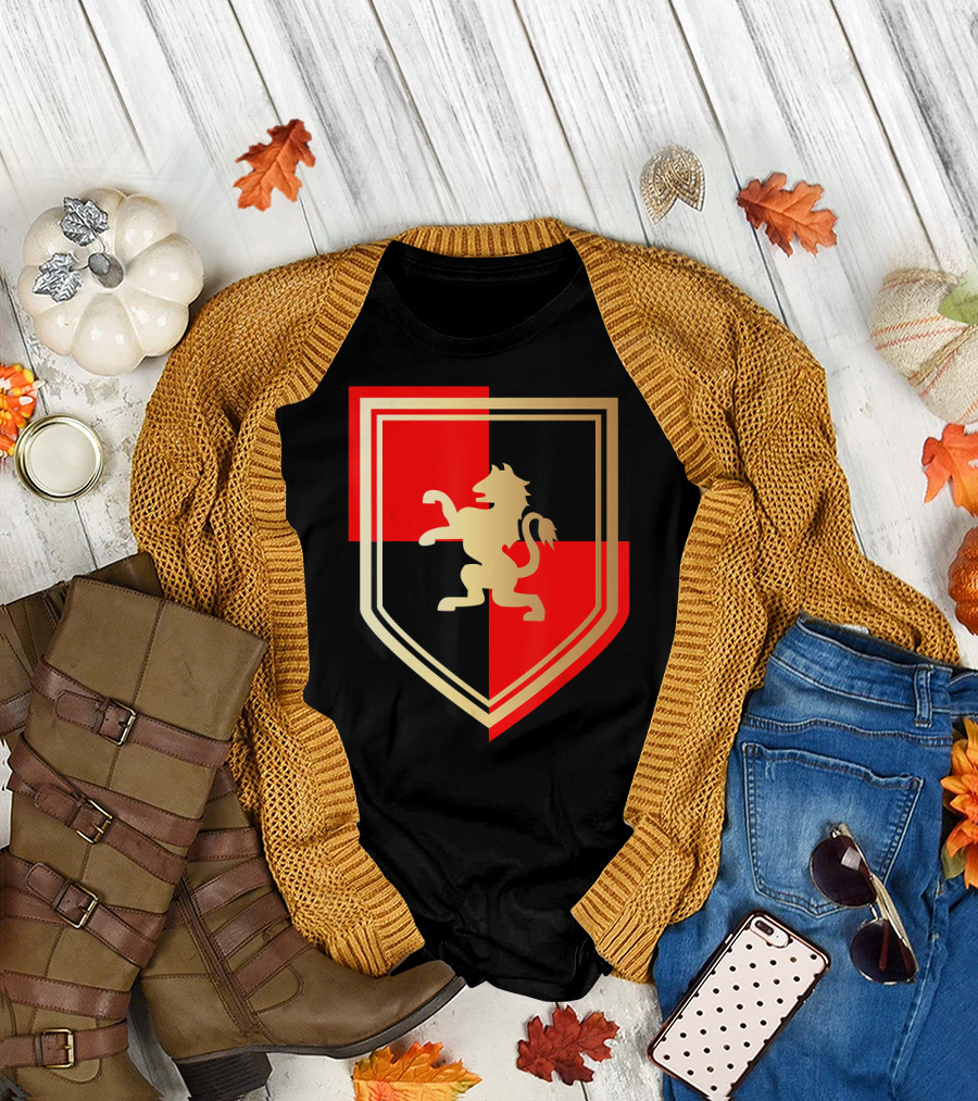 Gold Medieval Heraldic Lion Crest Unique Halloween Knight T-Shirt