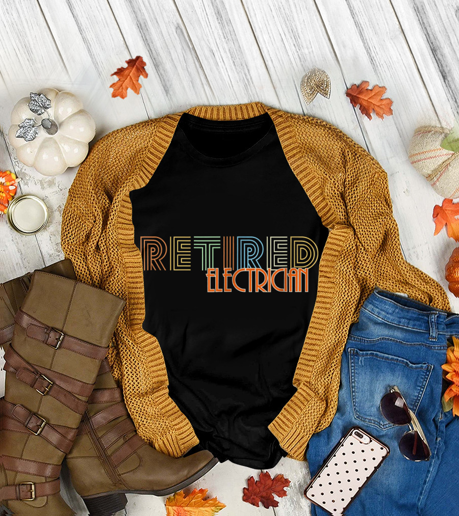 Retired Electrician Retro Style Vintage Retirement T-Shirt