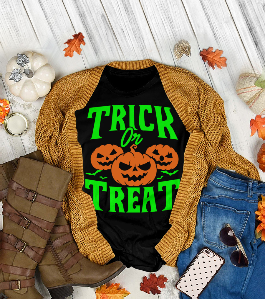 TRICK OR TREAT HALLOWEEN PUMPKIN BATS SCARY JACK-O'-LANTERNS T-Shirt