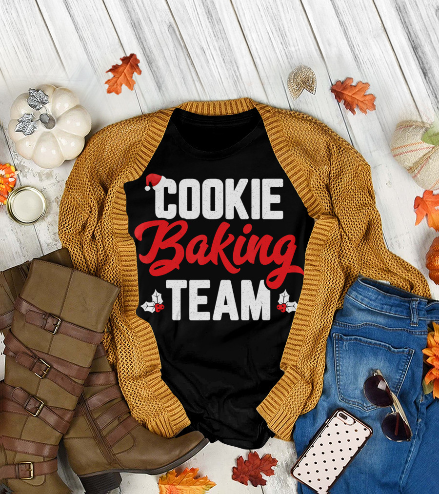 Cookie Baking Team Santa Hat Holly Christmas T-Shirt