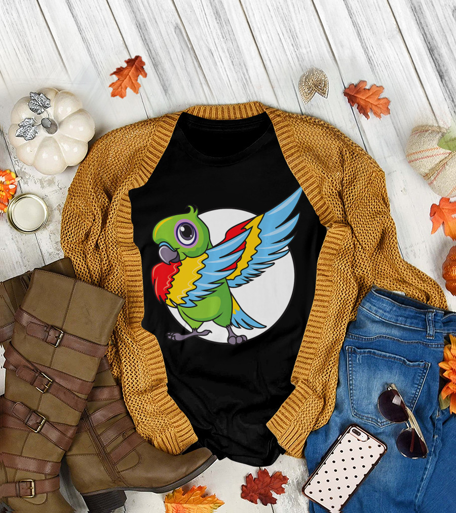Cute Dabbing Great Green Macaw Parrot Colorful Wings T-Shirt