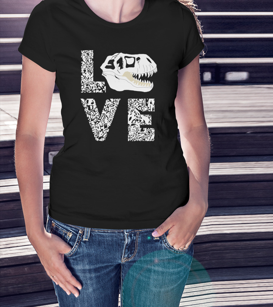 LOVE Fossil Hunting Rex Bone Hunter Dino Skull T-Shirt
