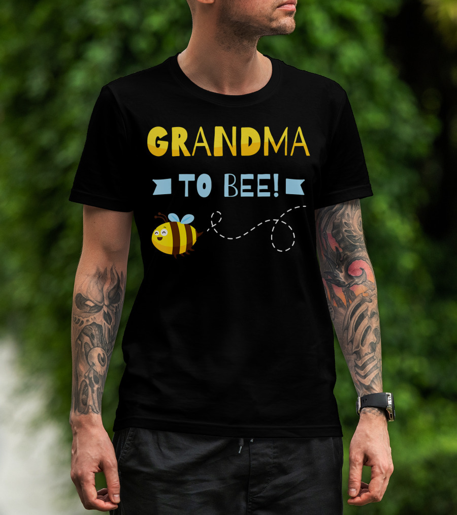 GRANDMA TO BEE Pregnancy Announcement With Bumblebee T-Shirt