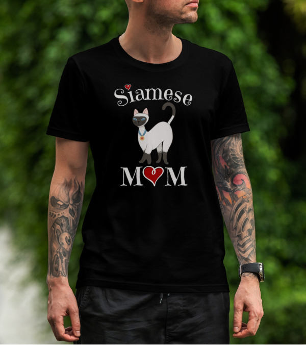 Siamese Cat Mom With Heart And Medal T-Shirt