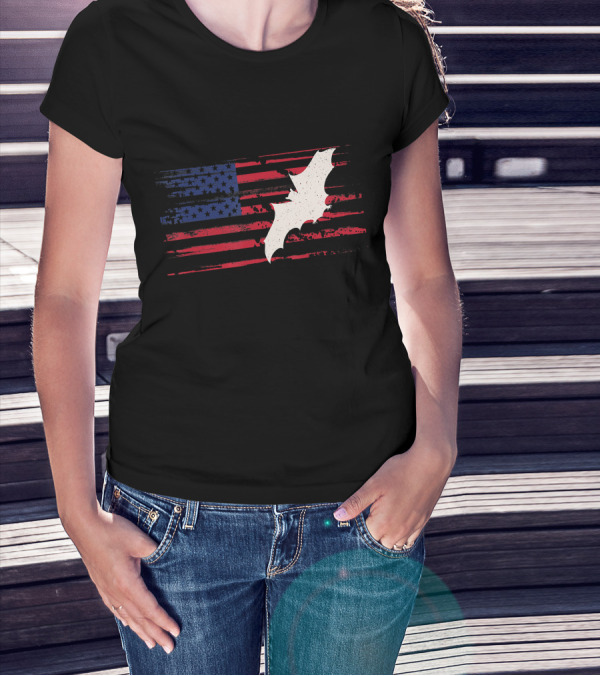 US American Flag Bat Silhouette Patriotic Flying Animal T-Shirt