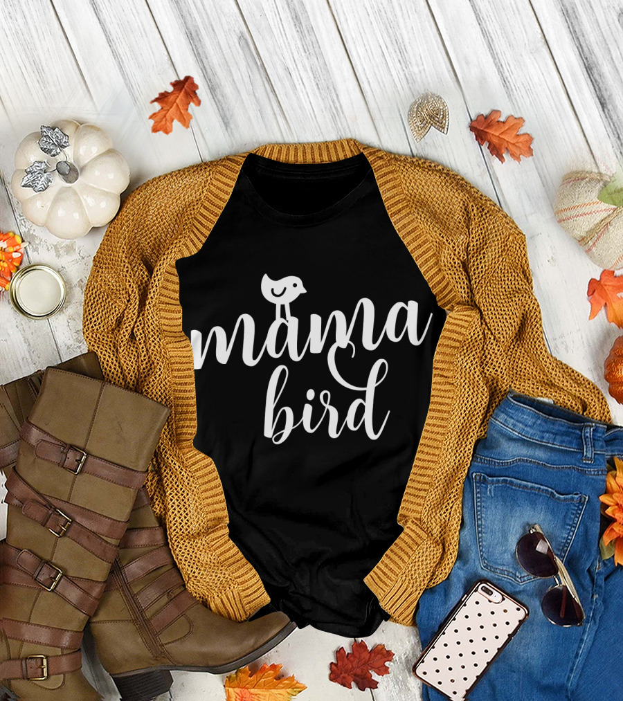 Mama Bird Mothers Day Mom Bird Image T-Shirt