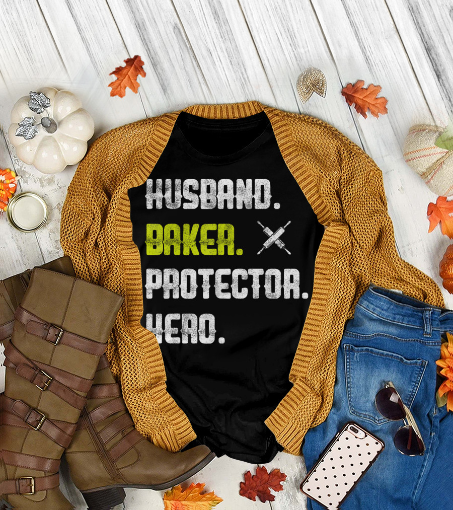 Husband Baker Protector Hero Baking with Crossed Rolling Pins T-Shirt