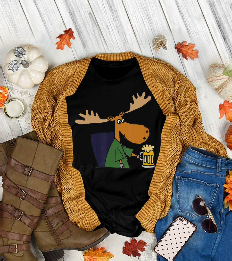 Smiletodaytees Funny Moose Drinking Beer Cartoon T-Shirt