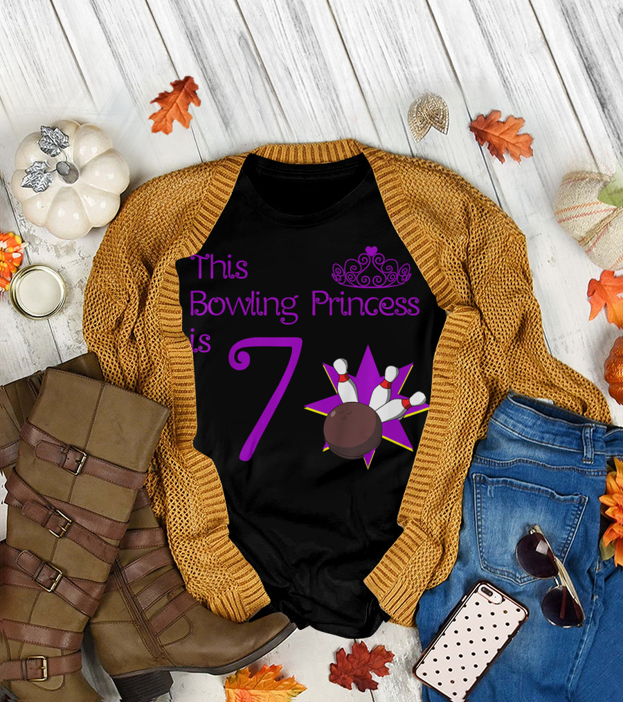 This Bowling Princess is 7 Kids 7 Year Old Bowling Birthday Party 7th T-Shirt
