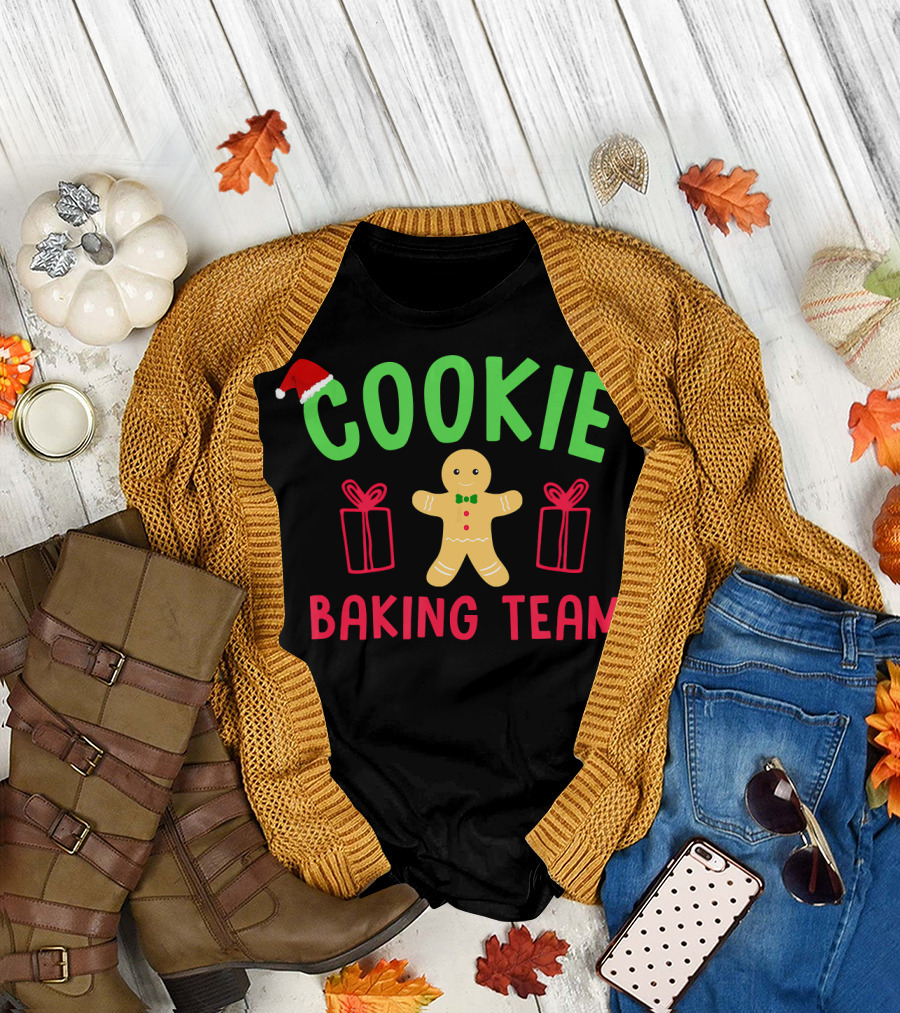 COOKIE BAKING TEAM Gingerbread Christmas T-Shirt