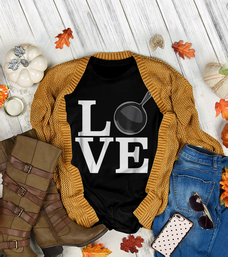 Love Frying Pan Cooking Cast Iron T-Shirt