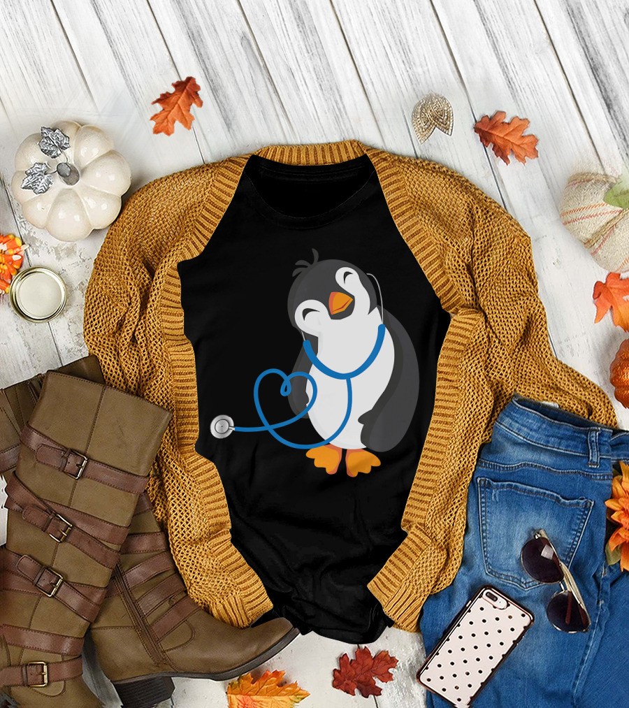 Cute Penguin Pediatrics Medical Nurse Doctor Stethoscope Heart T-Shirt