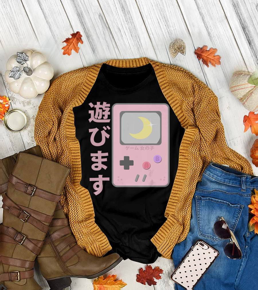 Moon Gamer Girl Kanji Retro Handheld Console T-Shirt