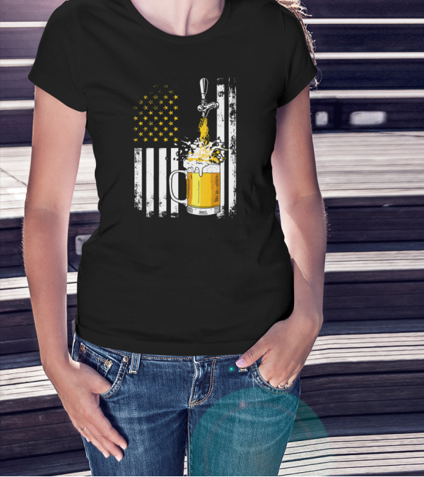 Retro Craft Beer Pouring From Tap Into Mug With American Flag Background T-Shirt