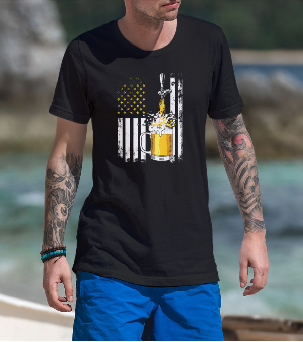 Retro Craft Beer Pouring From Tap Into Mug With American Flag Background T-Shirt