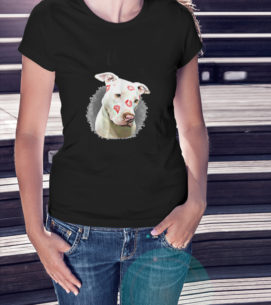 Pitbull Mom With Cute Lipstick Kiss Marks T-Shirt